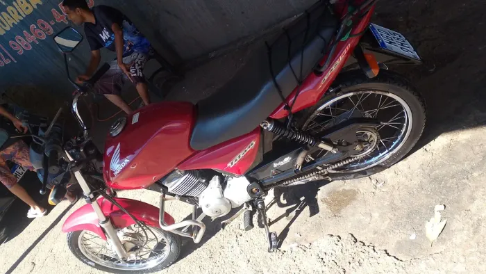 Vende-se moto Titan KS , muito boa a moto 