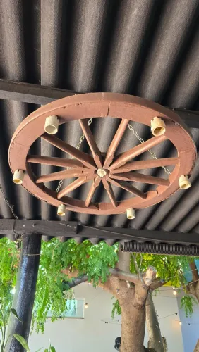 Lustre roda de carroça 7 lampadas