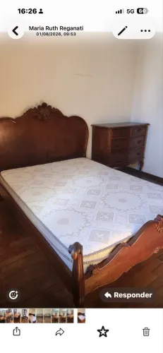Cama antiga em madeira maciça com colchão novo
