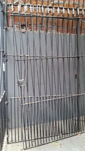 Portão de 2 folhas L 2,80 X 2,30 Altura com chave