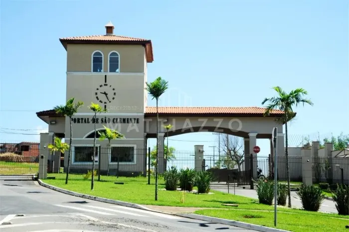 Terreno à venda com área total de 940m² no Portal São Clemente em Limeira/SP.