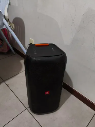 Caixa de som JBL Partybox 100