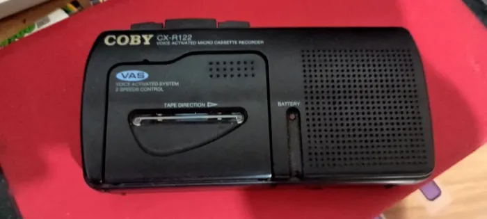 Gravador de mini fitas cassete Coby
