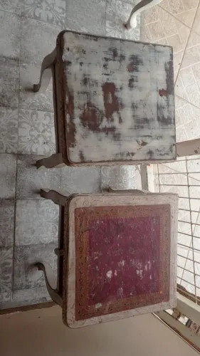 Mesa de cabeceira ( criado mudo)