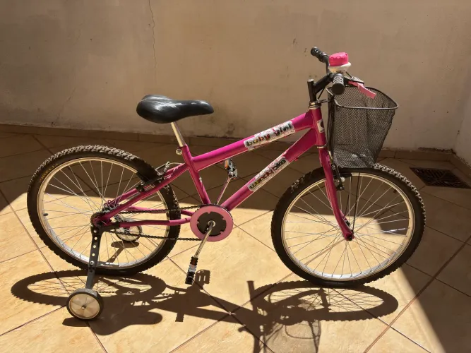 Bicicleta infantil nova com rodinhas