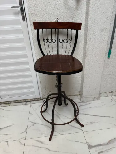 Banqueta giratória