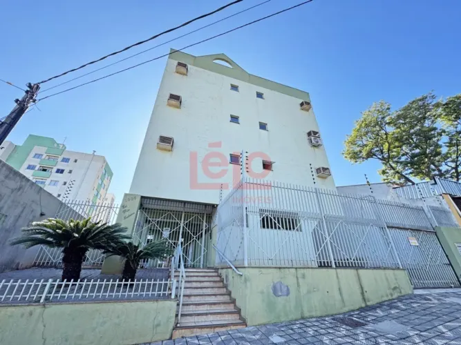 ## Apartamento para alugar no Edifício Rio Madeira na Zona 07 em Maringá com 2 quartos, su