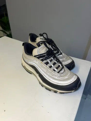 TÊNIS NIKE