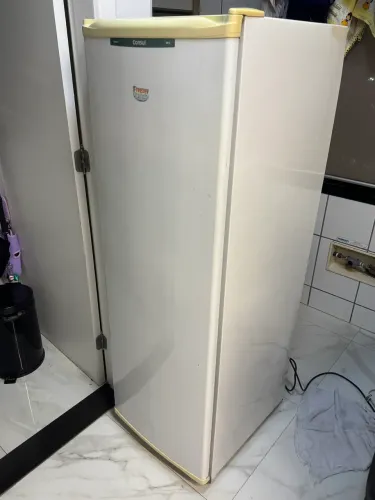 Freezer vertical Cônsul - 148 litros