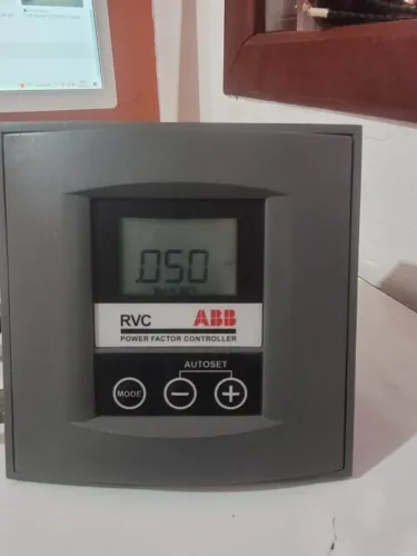 Controlador De Fator Potência Rvc ABB com painel completo