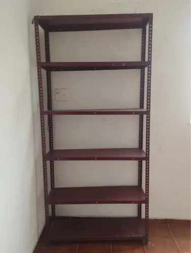Estantes de Ferro (2 und) R$ 50,00 cada