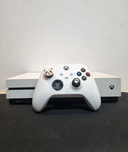 Xbox one s + controle series s