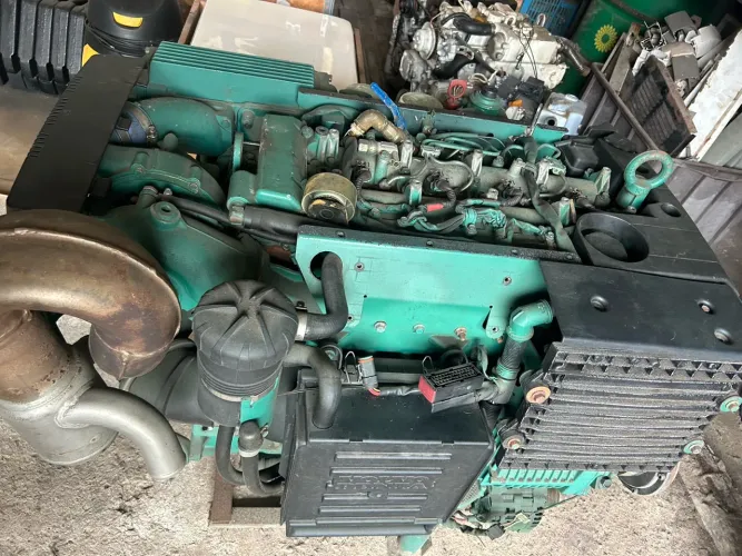 Motor volvo D4 300