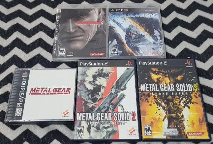 Jogos Metal Gear Solid Pack (1, 2, 3, 4 e Rising) Originais