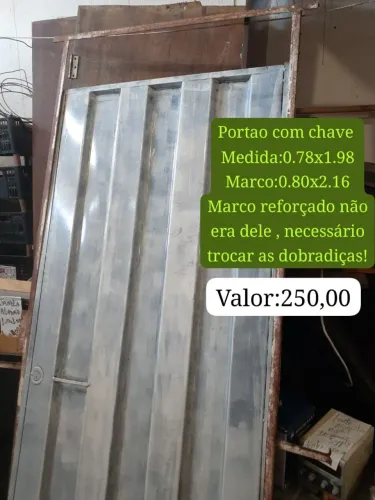 Portão com chave +marco resistente! Aceito proposta 