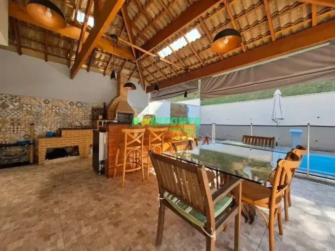Casa à venda em condomínio fechado no bairro Urbanova, São José dos Campos, SP