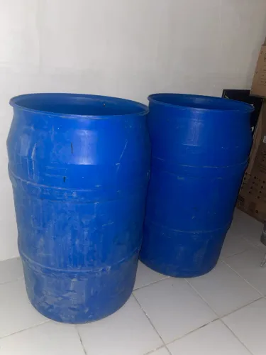 Tonel de água pra vender logo