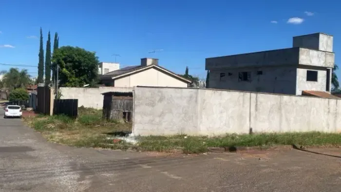 Leia a descrição: Esquina 371,00m² (Asfalto, Agua e Esgoto) Setor Gentil Meirelles