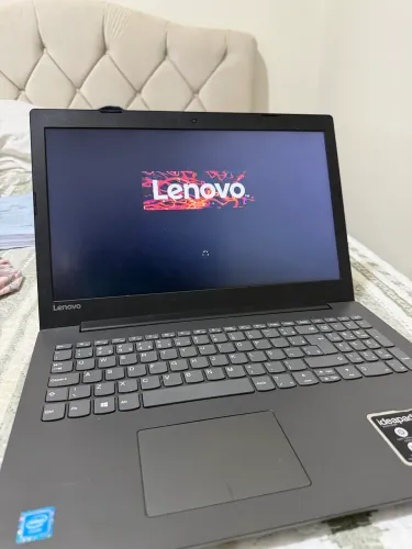 Computador LENOVO