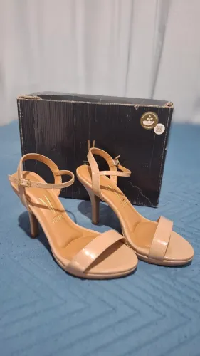 Vendo esses pares de sapatos por R$:60.00