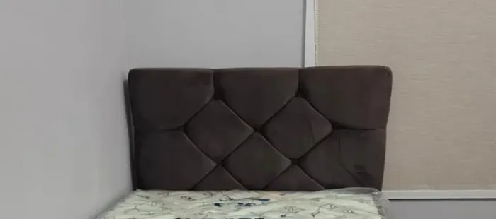 Cabeceira veludo marrom ?
