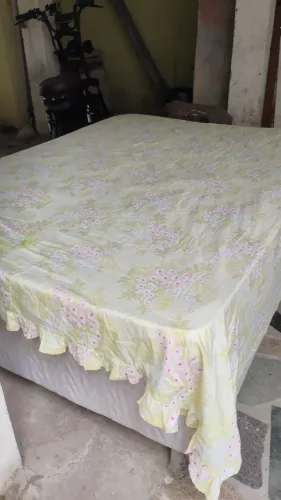 Cama de casal ótimo estado