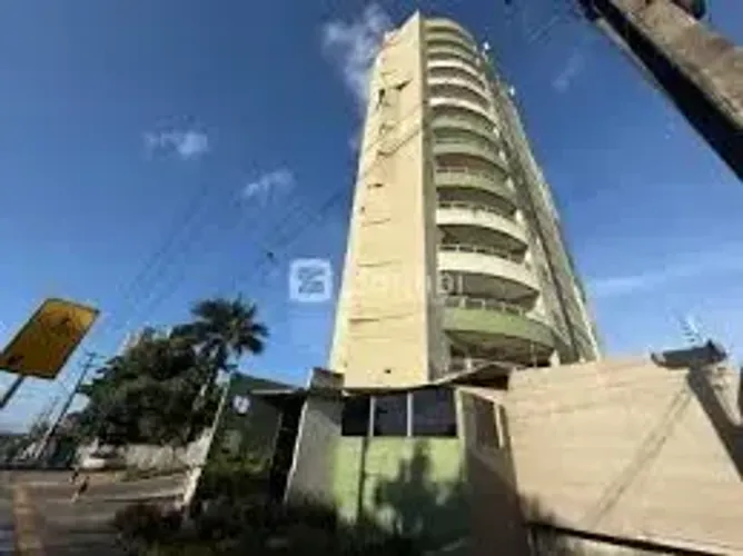 Apartamento Elegante no Condomínio Arpoador com 118 m²