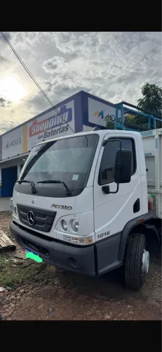 Caminhão Mercedes accelo 1016