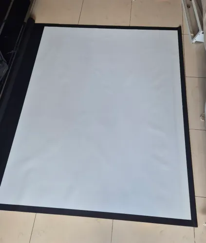 Tela de Projeção Motorizada Gaia 84" 16:9 + Módulo CTL Automático e Moldura