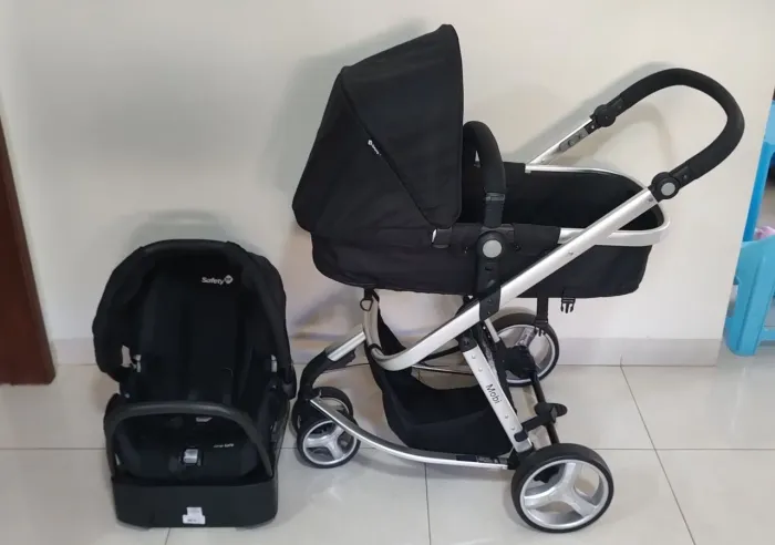 Carrinho de bebê Mobi 3 em 1.