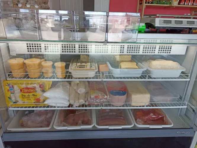 Vende balcão refrigerado seme novo