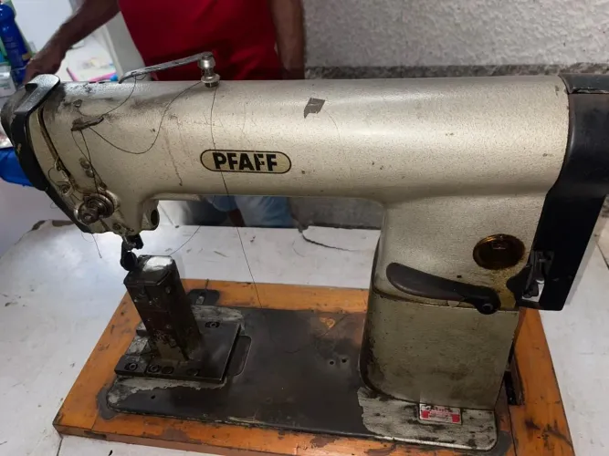 Máquina de costura coluna PFAFF