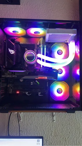 PC GAMER HIGH END