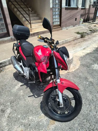 Honda CB 300R 2011 (Visual e Mecânica da 2015)