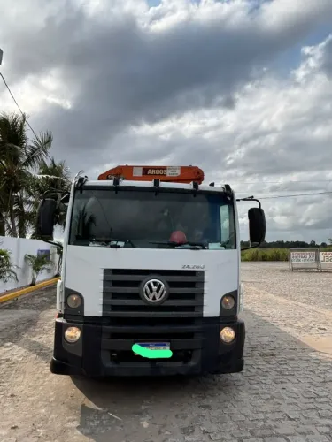 Caminhão VW 24.280 CRM 6x2 + Munck AGE45.0-20.2/43 ANO 2015