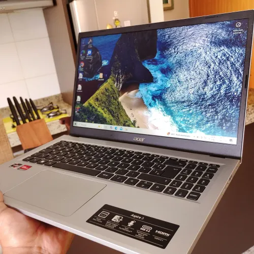 NOTEbook ryzen 3 7320U semi novo