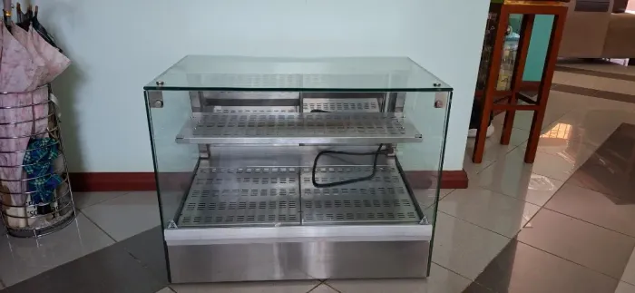 Vitrine quente Ingecold modelo TU07H 220 V