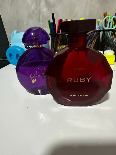 Kit com 2 perfumes e 2 bodysplash