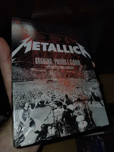 Box metallica - orgulho , paixão e glória - 2 dvd's + 2 cds (lacrado)
