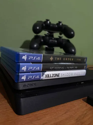 Play 4