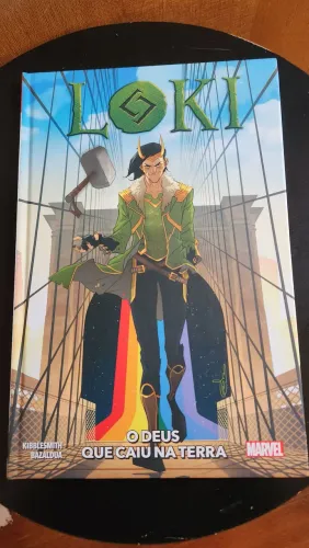 Loki O Deus que caiu na Terra Capa Dura