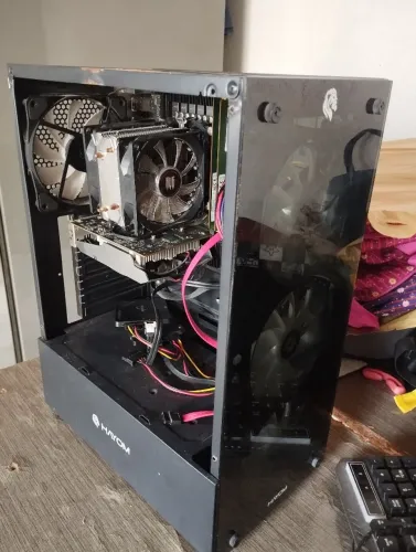 Gabinete CPU com as 4 fãs RGB