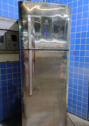 Geladeira Electrolux fros fre inox funcionando perfeitamente