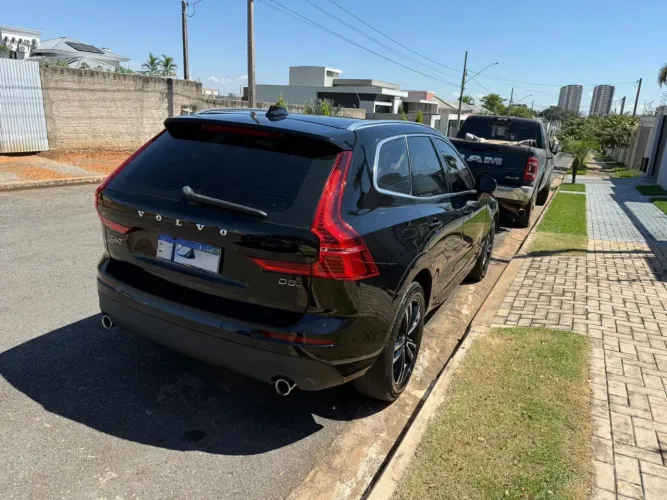 Volvo XC-60 XC 60 D-5 Momentum 2.0 AWD Diesel 5P 2020