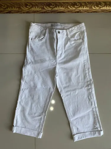 Calça Zara pantacourt branca com lycra