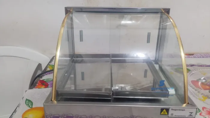 Vende se uma estufa de salgado 