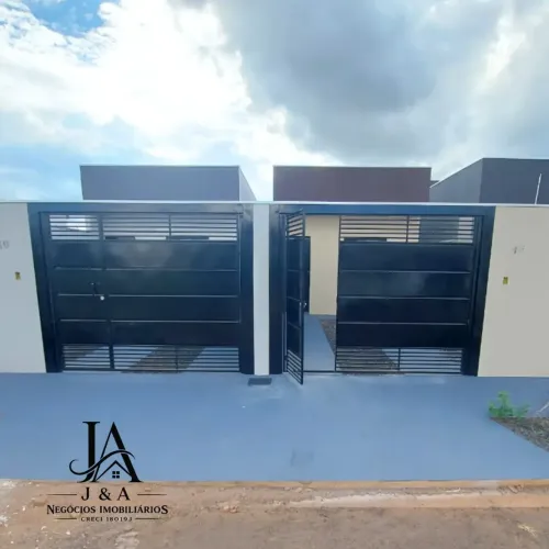 Casa á venda com 2 quartos sendo 1 suíte