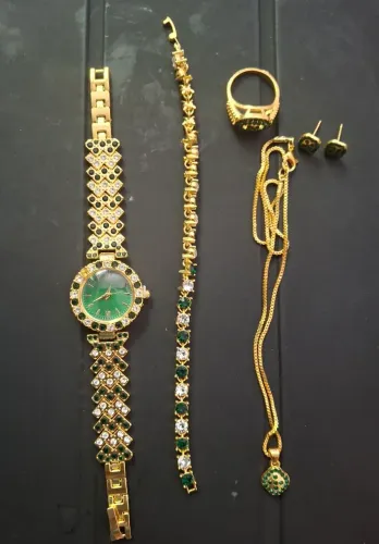 Conjunto de bijuteria