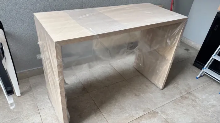 Mesa/bancada alta em MDF