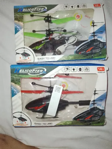Helicóptero de brinquedo 